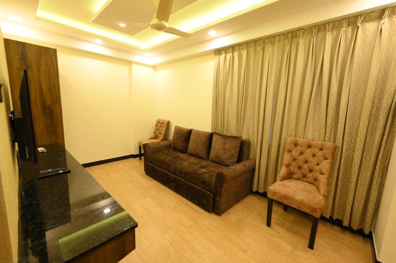 Meenakshi Inn ウドゥピ エクステリア 写真